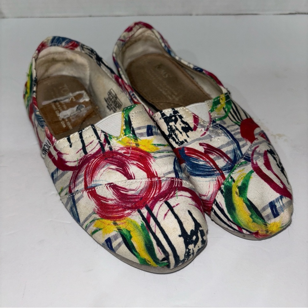 TOMS Canvas Multi Colored Flat Shoes Slip Ons Woman’s Size 5